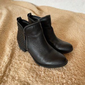 Lucky Brand Bartali leather ankle booties size 6M